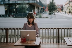 menggunakan wifi di tempat umum
